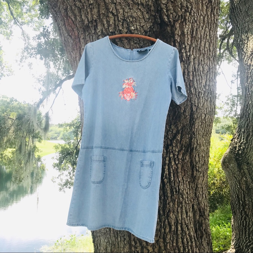 vtg retro 90s embroidered pineapple denim dress - Picture 3 of 8